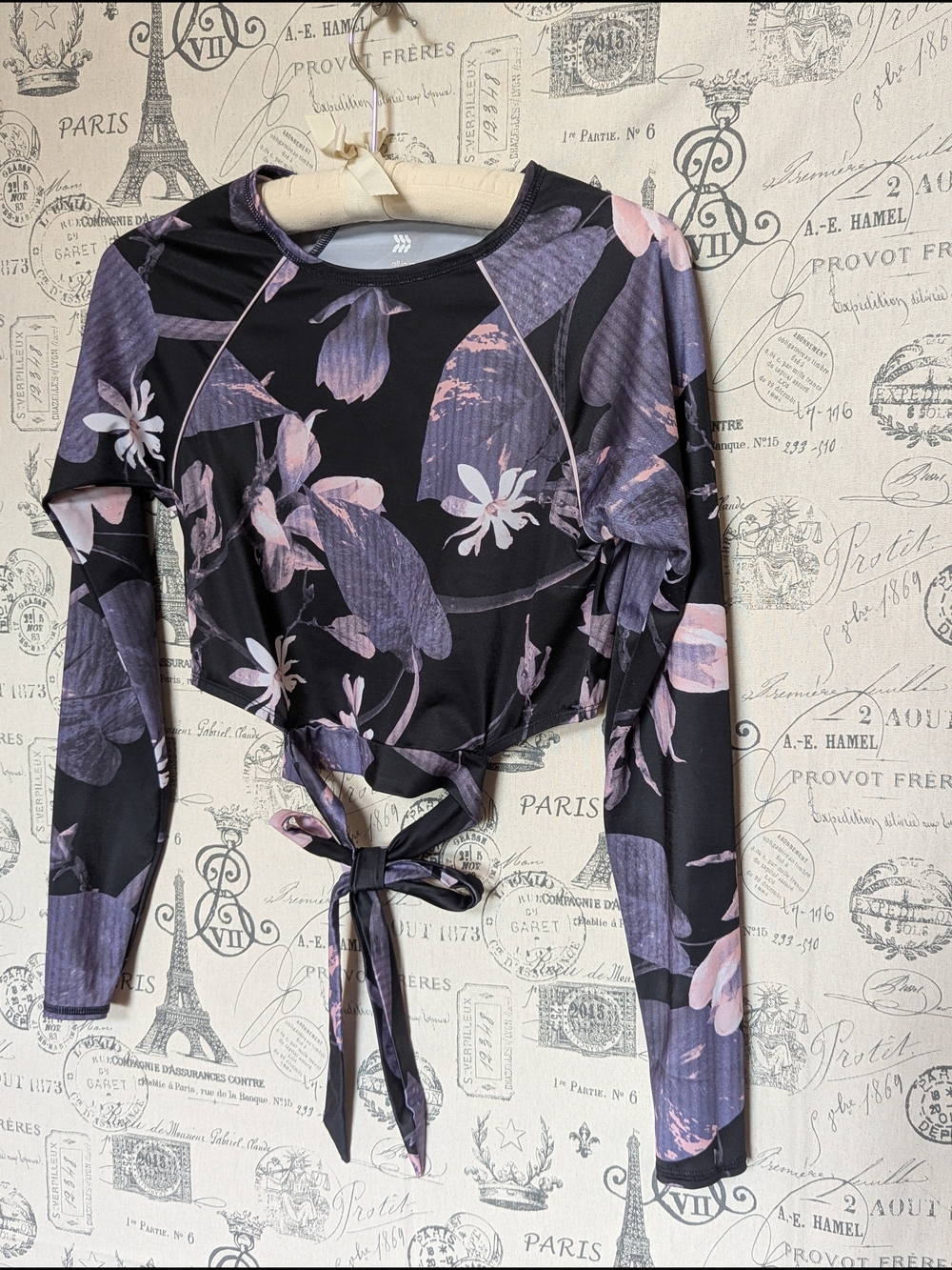 Wrap And Tie-Front Long-Sleeve Floral Rash Guard Crop Top - Black & Lavender Med
